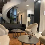 Hotel Nina