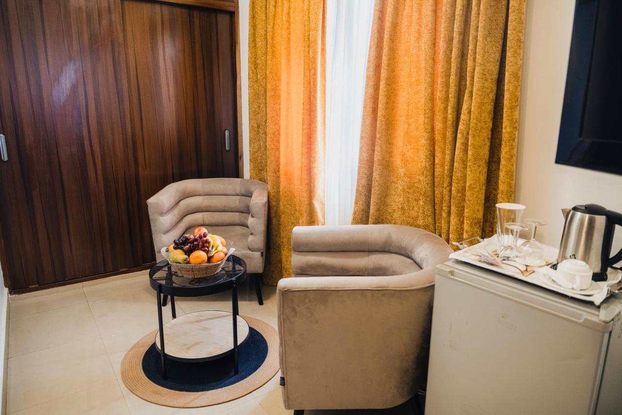 Nina Hotel